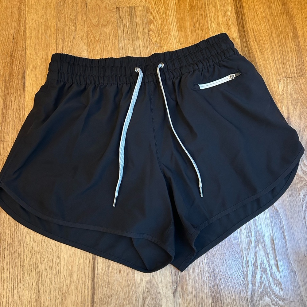 Vuori Clementine Short 2.0 4in